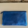 Pocheà bandoulière en cuir lamé bleu électrique