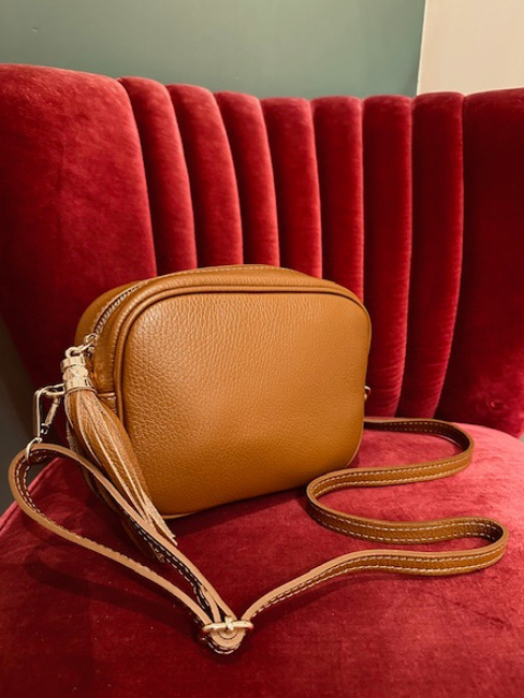 Sac cuir grainé camel Boutique de vêtements pour femmes Nantes centre ville