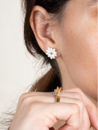 Puces d'oreilles marguerite, bijoux nach