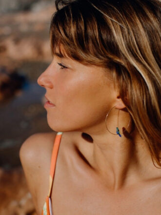 Boucles d'oreilles Nach, porcelaine et laiton doré