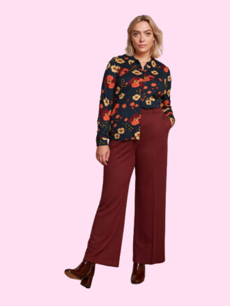 Pantalon large confortable couleur bordeaux