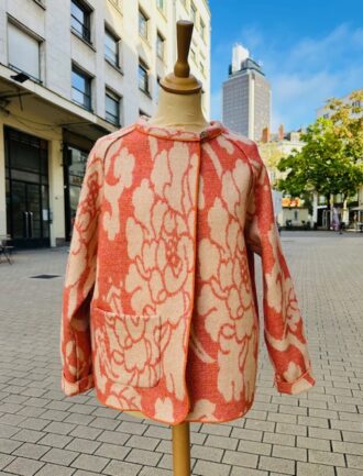 Veste pièce unique en laine chaude