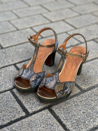 Boutique de chaussures pour femmes dans le centre ville de Nantes