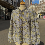 Magasin de vêtements pour femmes dans le centre ville de Nantes