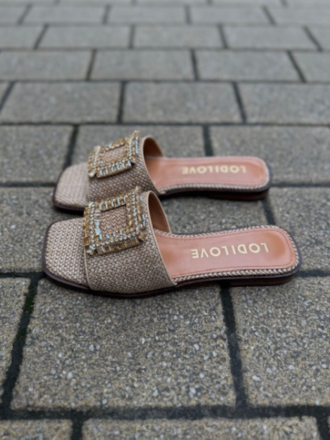 Magasin de chaussures pour femmes dans le centre ville de Nantes
