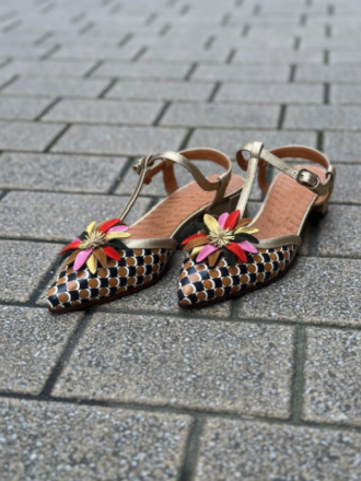 Boutique de chaussures pour femmes dans le centre ville de Nantes